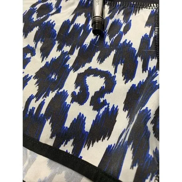 Lululemon Black Blue White Ikat 2.5” Inseam Print Run Speed Shorts Size 4 *Flaws - Picture 7 of 9